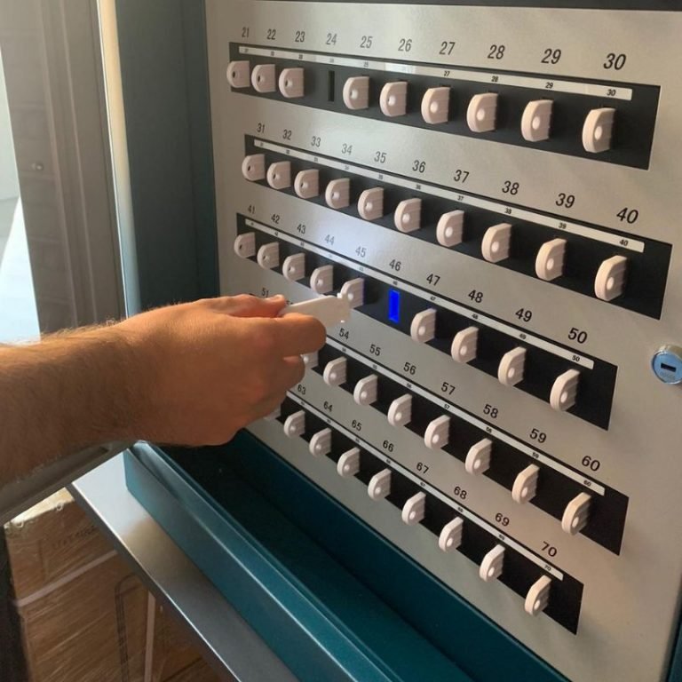 Rendu de clé rfid sur armoire Hexakey Rendu de clé rfid sur armoire Hexakey